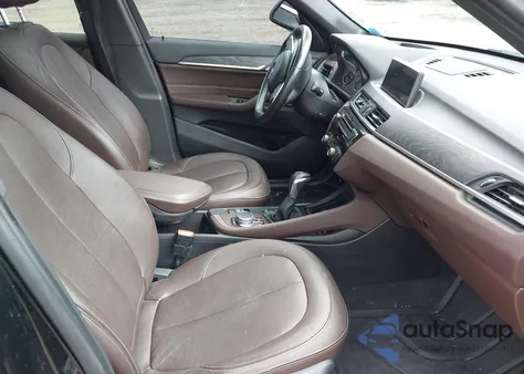 2017 BMW X1 xDrive28I z USA, uszkodzony, nr VIN WBXHT3C37H5F69935